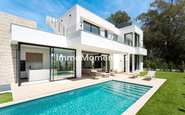 Resale - Detached villa - Estepona - Atalaya