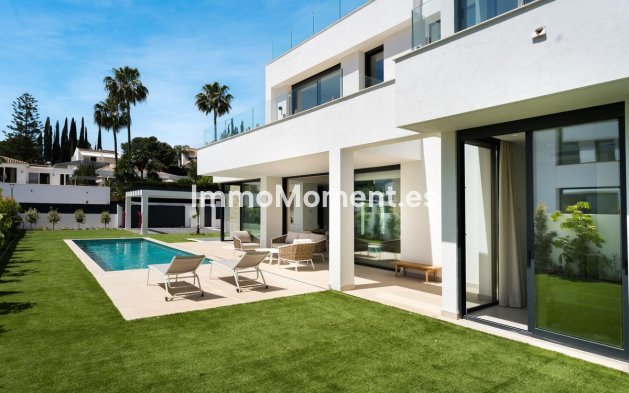 Resale - Detached villa - Estepona - Atalaya