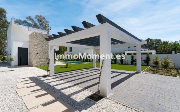 Resale - Detached villa - Estepona - Atalaya