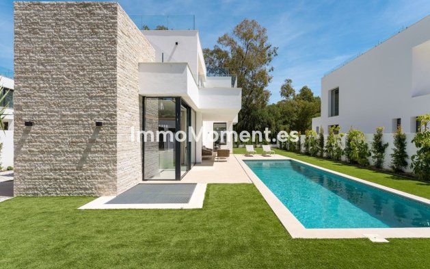 Resale - Detached villa - Estepona - Atalaya