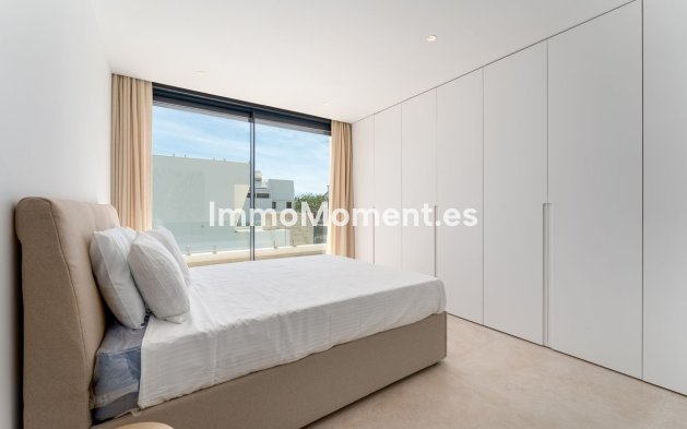 Resale - Detached villa - Estepona - Atalaya