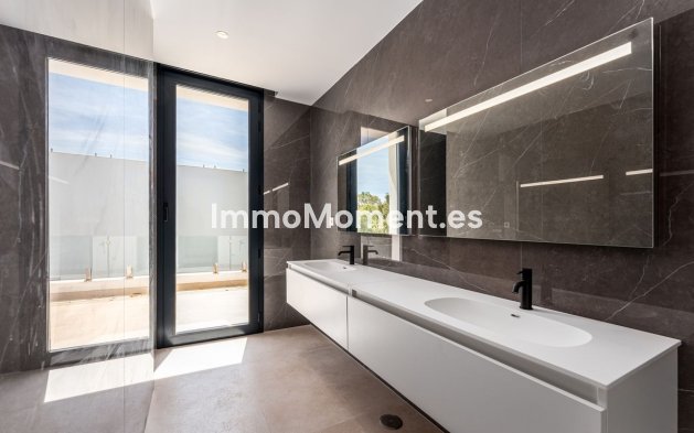 Resale - Detached villa - Estepona - Atalaya