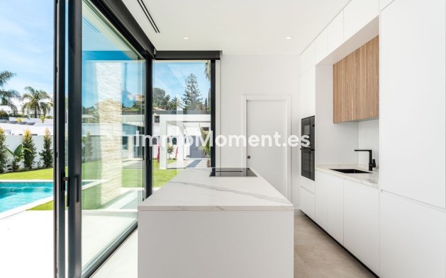 Resale - Detached villa - Estepona - Atalaya