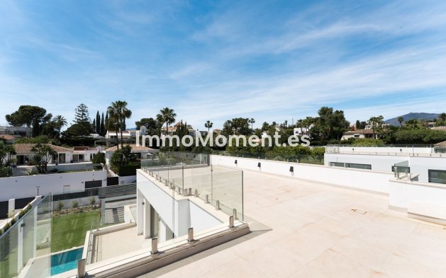 Resale - Detached villa - Estepona - Atalaya