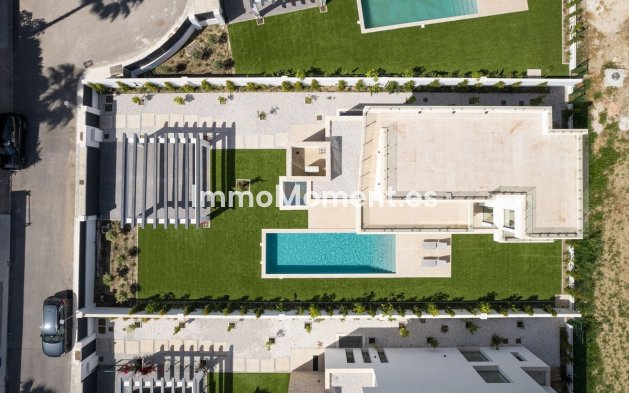 Resale - Detached villa - Estepona - Atalaya