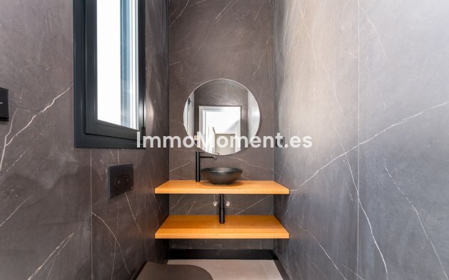 Resale - Detached villa - Estepona - Atalaya