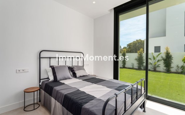 Resale - Detached villa - Estepona - Atalaya