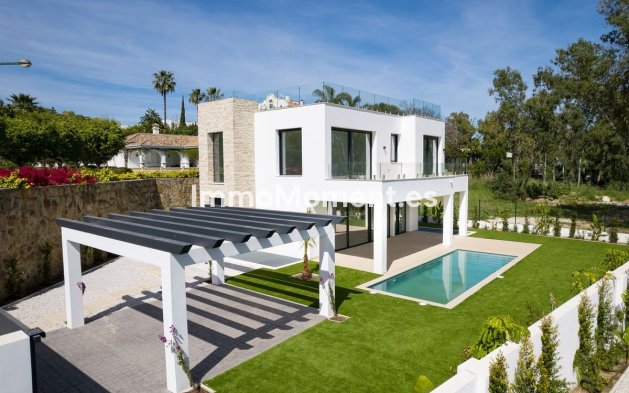 Resale - Detached villa - Estepona - Atalaya