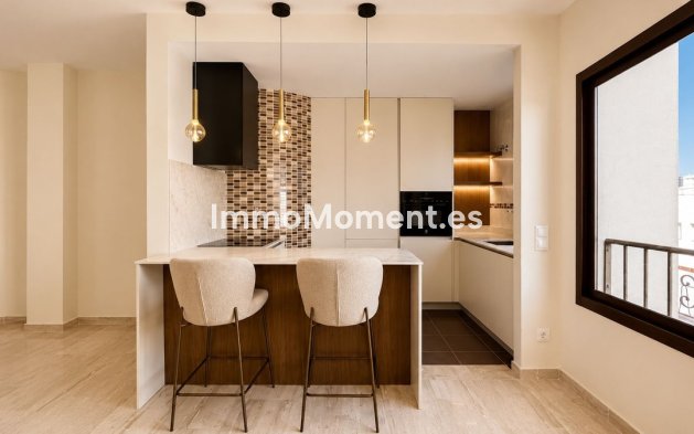 Resale - Apartment - Estepona - Estepona Centro