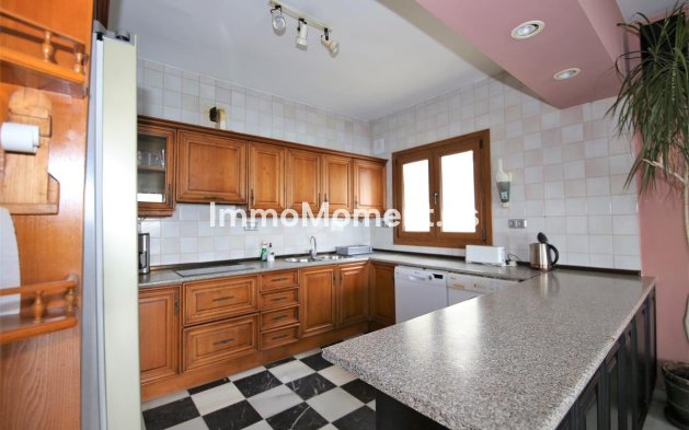 Reventa - Villa independiente - Estepona  - Estepona Centro