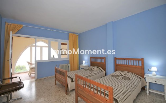 Reventa - Villa independiente - Estepona  - Estepona Centro