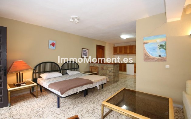 Reventa - Villa independiente - Estepona  - Estepona Centro