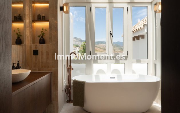 Resale - Apartment - Benahavís - Benahavís Centro