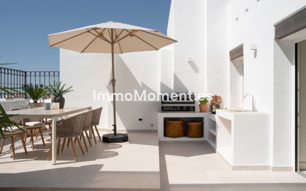 Resale - Apartment - Benahavís - Benahavís Centro