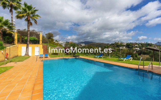 Resale - Apartment - Estepona - Bel Air