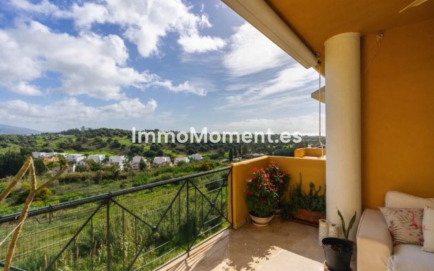 Resale - Apartment - Estepona - Bel Air