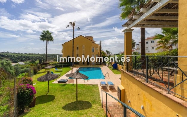 Resale - Apartment - Estepona - Bel Air