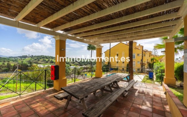 Resale - Apartment - Estepona - Bel Air