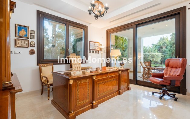 Wiederverkauf - Freistehende Villa - Marbella - Guadalmina Baja