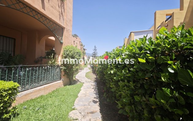 Resale - Apartment - Marbella - Guadalmina Alta