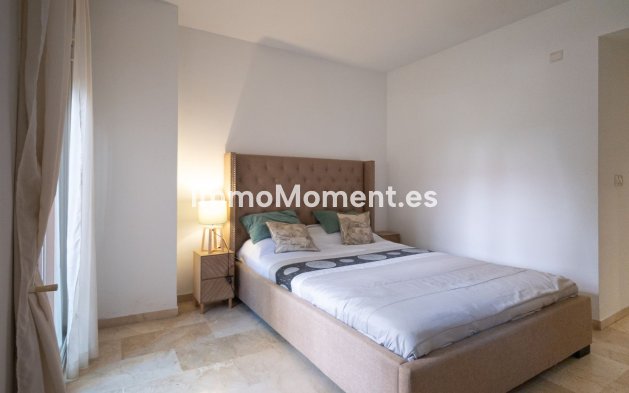 Resale - Apartment - Marbella - Guadalmina Alta