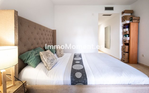 Resale - Apartment - Marbella - Guadalmina Alta