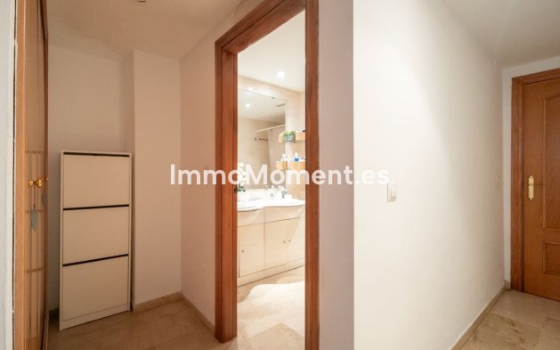 Resale - Apartment - Marbella - Guadalmina Alta