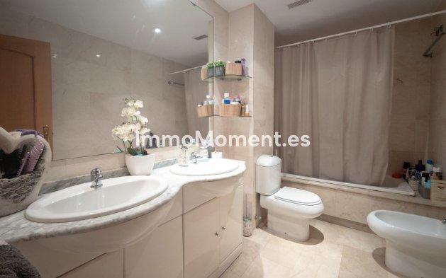 Resale - Apartment - Marbella - Guadalmina Alta