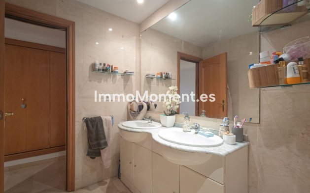 Resale - Apartment - Marbella - Guadalmina Alta