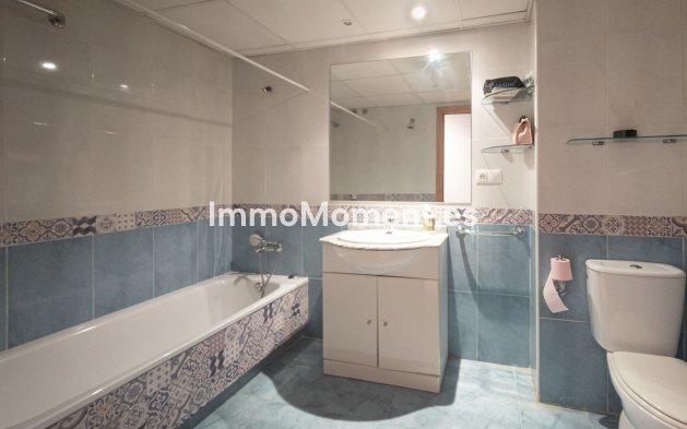 Resale - Apartment - Marbella - Guadalmina Alta