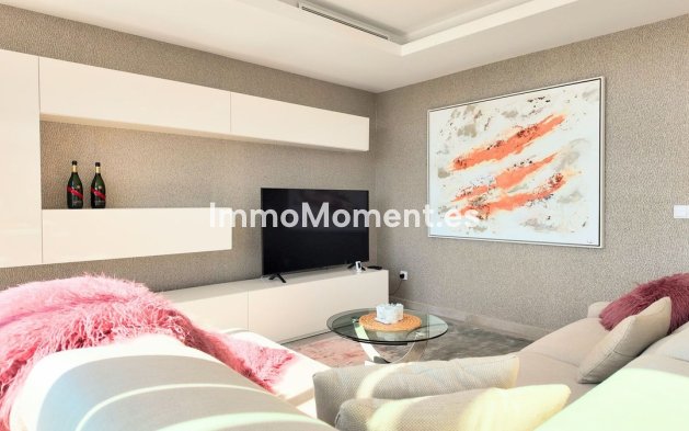 Resale - Apartment - Estepona - Cancelada