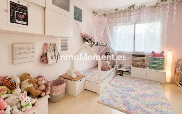 Resale - Apartment - Estepona - Cancelada
