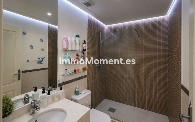 Resale - Apartment - Estepona - Cancelada