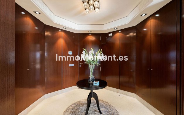 Wiederverkauf - Wohnung - Marbella - Nueva Andalucía