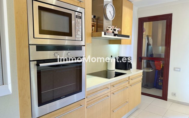 Resale - Apartment - Estepona - Estepona Centro