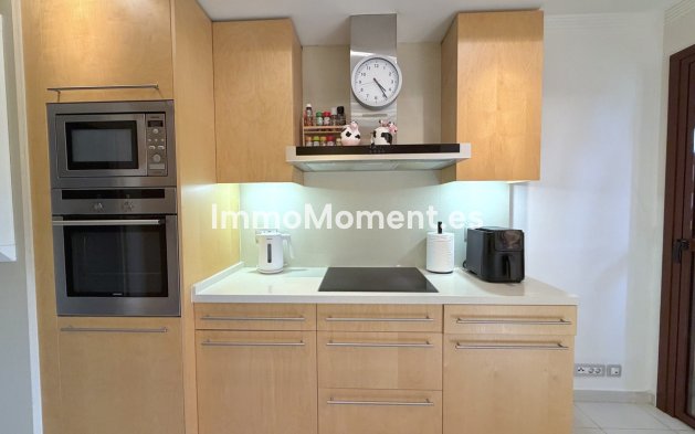 Resale - Apartment - Estepona - Estepona Centro