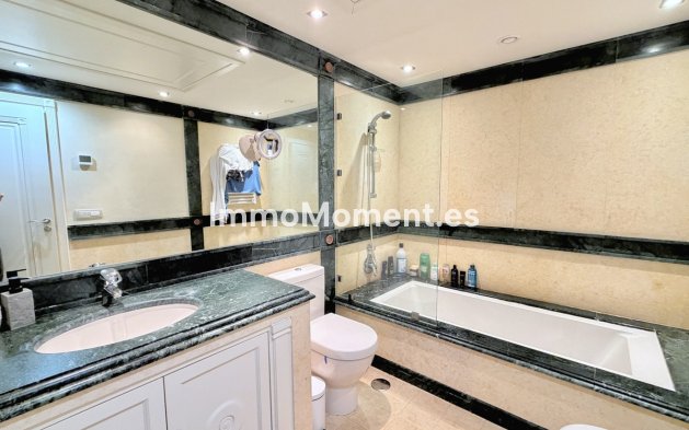 Resale - Apartment - Estepona - Estepona Centro