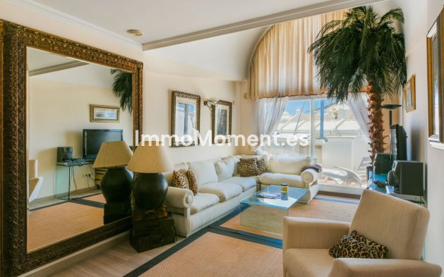 Resale - Apartment - Benalmadena - Benalmadena Centro