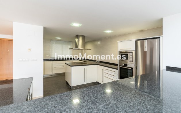 Resale - Apartment - Marbella - Guadalmina Alta