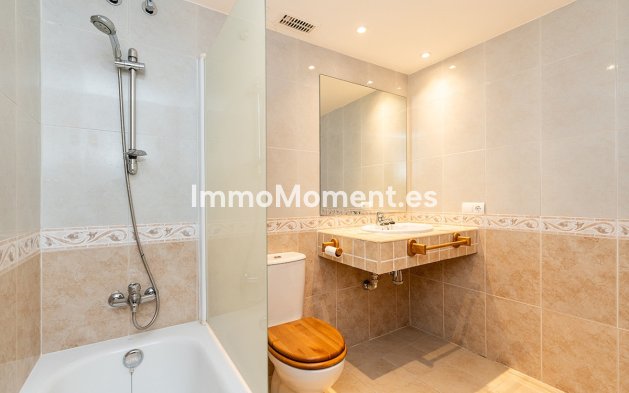 Resale - Apartment - Marbella - Guadalmina Alta