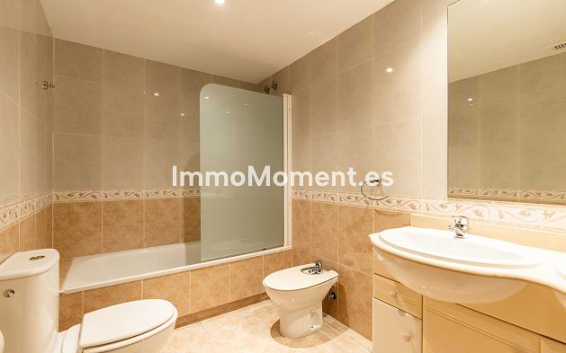 Resale - Apartment - Marbella - Guadalmina Alta