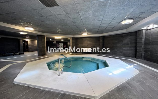 Resale - Apartment - Marbella - Puerto Banús