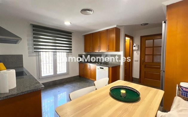 Wiederverkauf - Freistehende Villa - Marbella - Marbella Centro