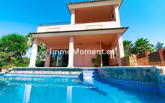 Resale - Detached villa - Estepona - Estepona Centro