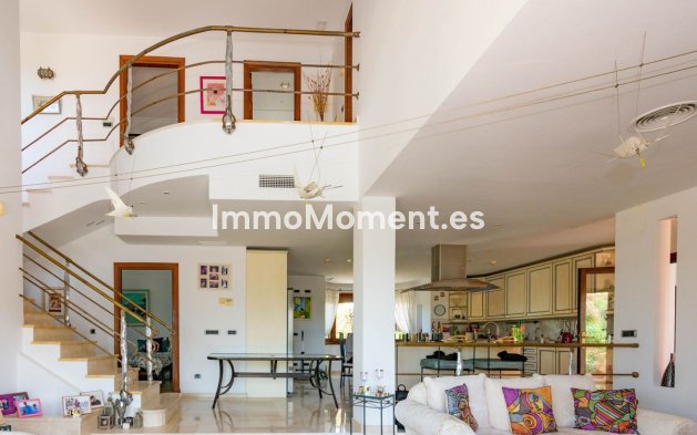Resale - Detached villa - Estepona - Estepona Centro