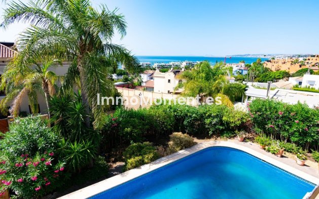 Resale - Detached villa - Estepona - Estepona Centro