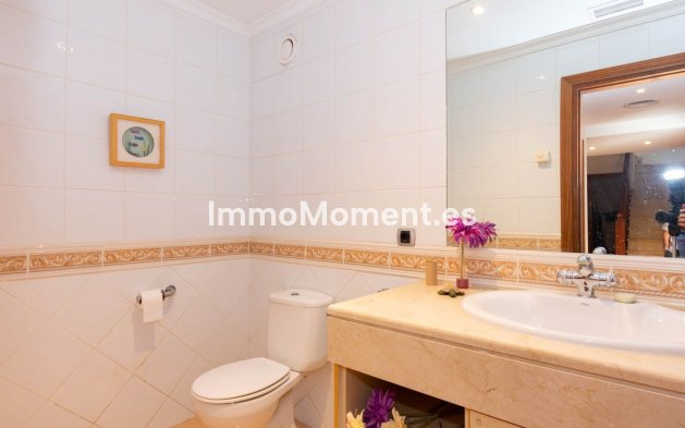 Resale - Detached villa - Estepona - Estepona Centro