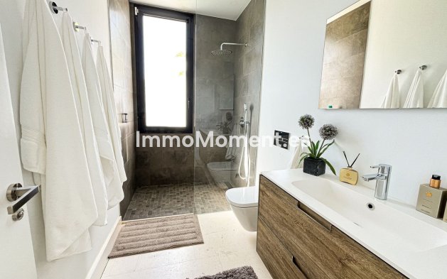 Wiederverkauf - Freistehende Villa - Marbella - Cabopino