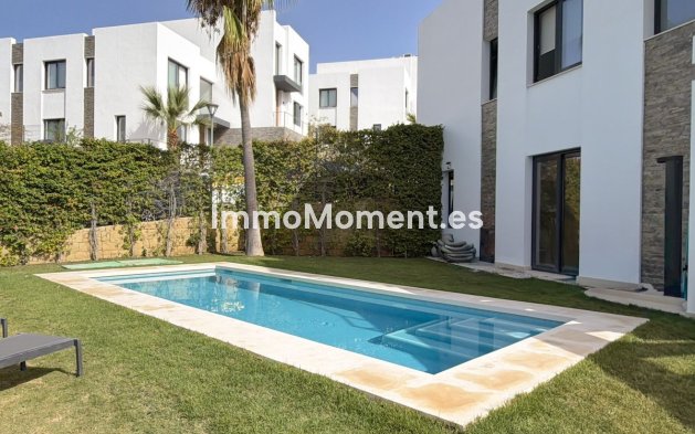 Wiederverkauf - Freistehende Villa - Marbella - Cabopino