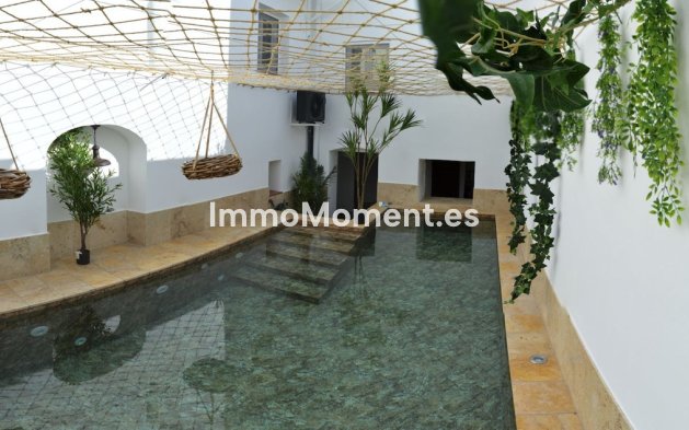 Bestaande woning - Rijtjeshuis - Estepona  - Estepona Centro
